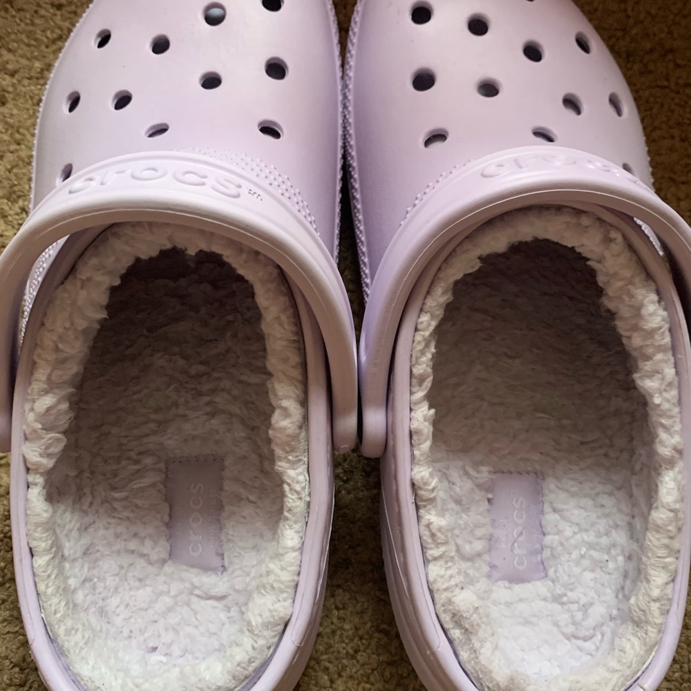 Light purple crocs